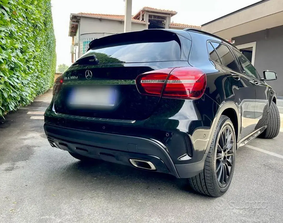 Usata Mercedes GLA200 Edition 136 CV (100 kW) 2019 Nero SUV