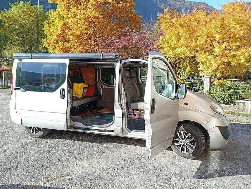 Usata Opel Vivaro 114 CV (83 kW) 2013 Argento Monovolume