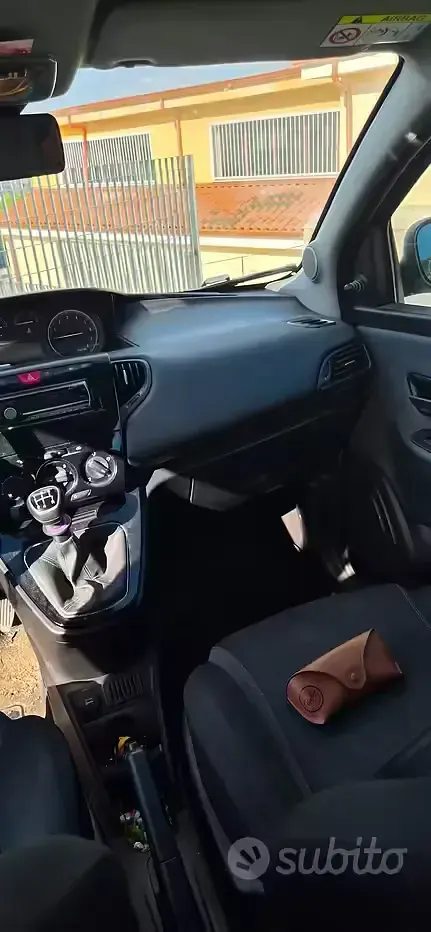 Usata Lancia Ypsilon 69 CV (50 kW) 2017 Nero Utilitaria