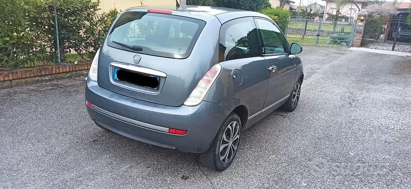 Usata Lancia Ypsilon 75 CV (55 kW) 2011 Utilitaria