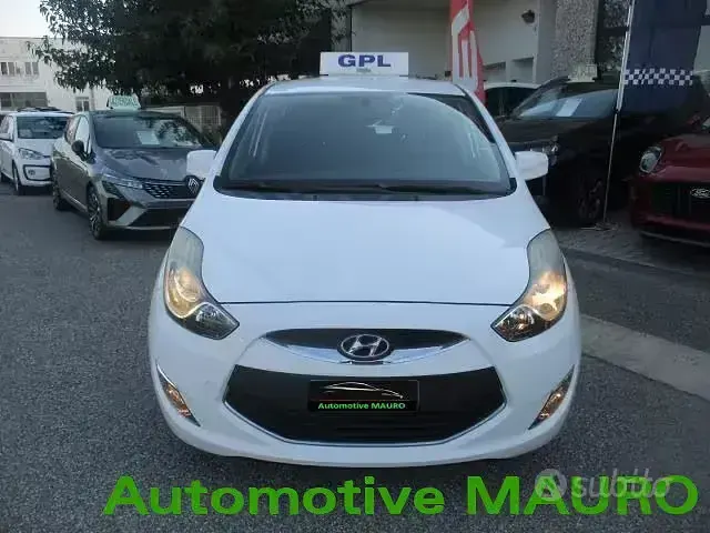 Usata Hyundai ix20 Comfort 90 CV (66 kW) 2013 Bianco Utilitaria