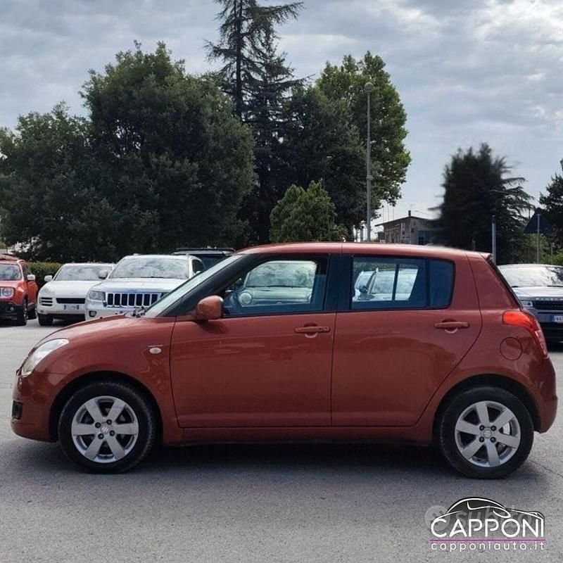 Usata Suzuki Swift 92 CV (67 kW) 2009 Rosso Berlina
