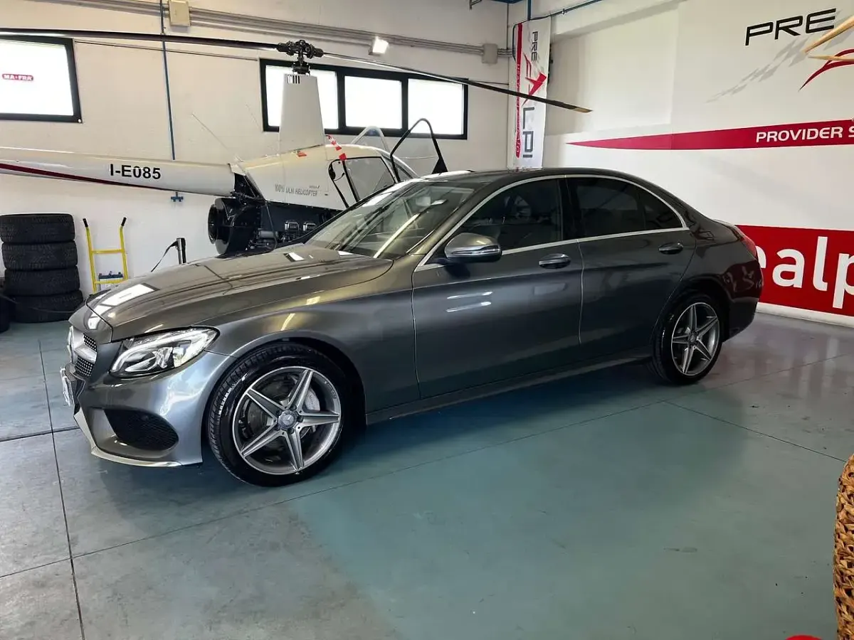 Usata Mercedes C220 Premium 173 CV (127 kW) 2017 Gray Berlina