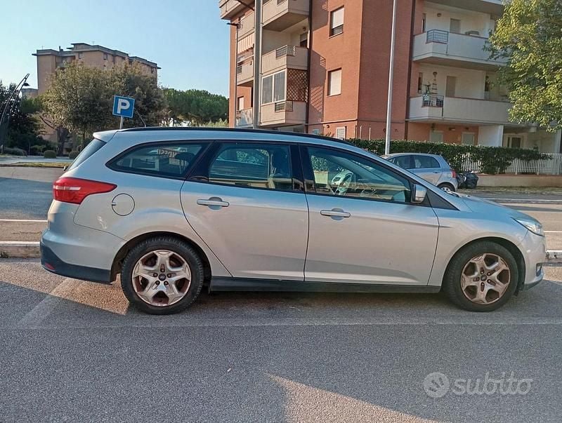 Usata Ford Focus 120 CV (88 kW) 2016 Grigio Station wagon