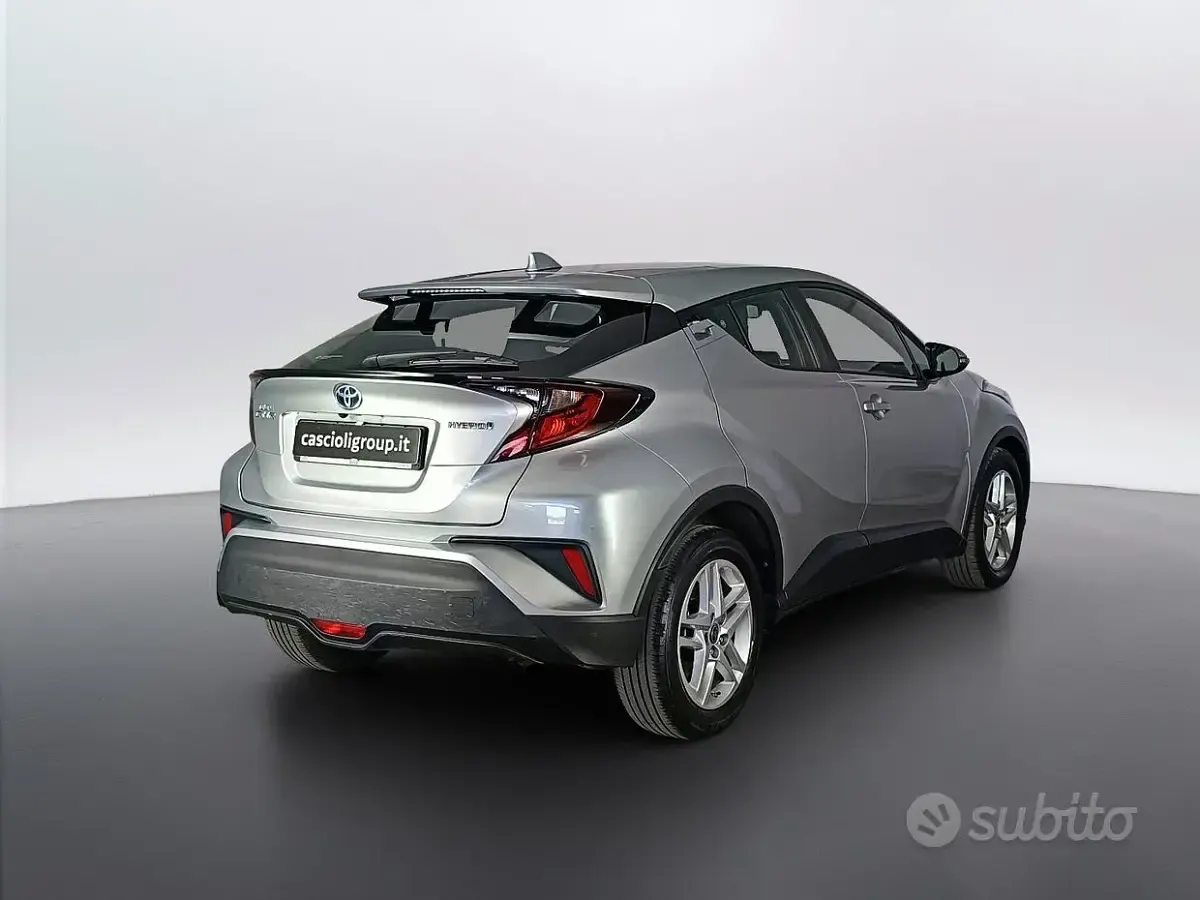 Usata Toyota C-HR Business Edition 122 CV (89 kW) 2022 Argento SUV