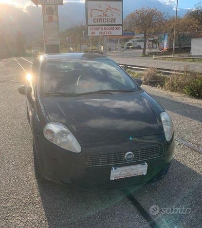 Nero Usata 2006 Fiat Grande Punto Due volumi | 4200 € (Molto cara) - Immagine 1/4