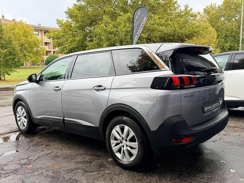 Usata Peugeot 5008 Allure 131 CV (96 kW) 2019 Grigio Monovolume