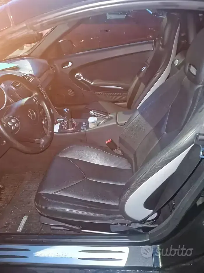 Usata Mercedes SLK200 AMG 163 CV (119 kW) 2007 Nero Cabrio