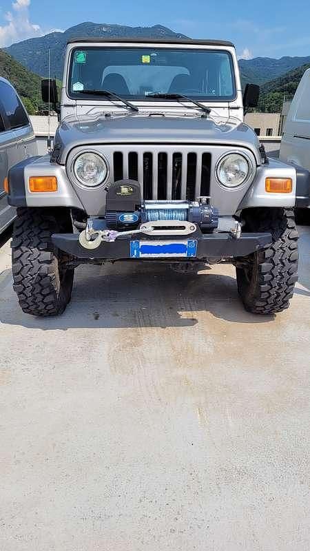 Usata Jeep Wrangler Sport 177 CV (130 kW) 2003 Argento SUV