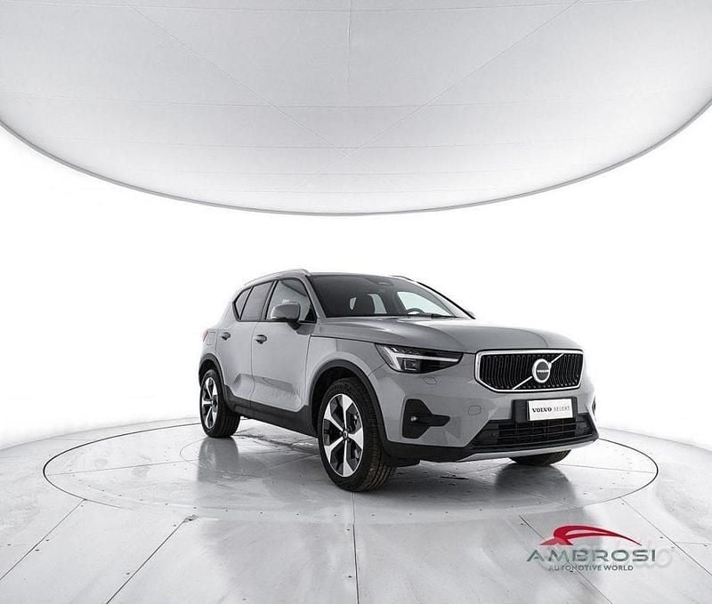 Usata Volvo XC40 Core 163 CV (119 kW) 2025 Grigio SUV