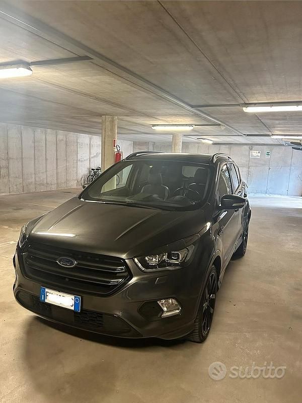 Usata Ford Kuga ST-Line 2018 Grigio SUV