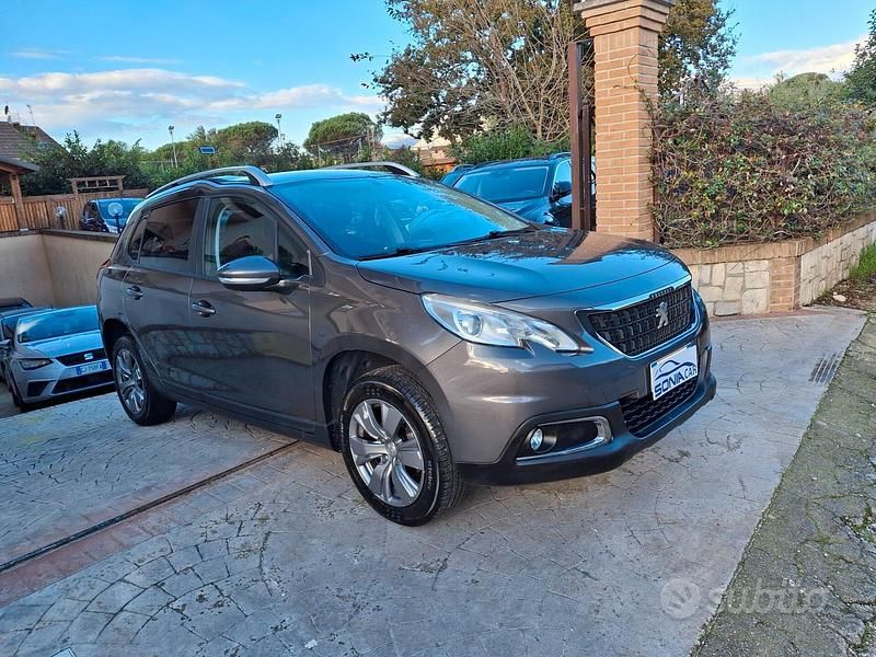 Usata Peugeot 2008 Active 99 CV (72 kW) 2017 Grigio SUV