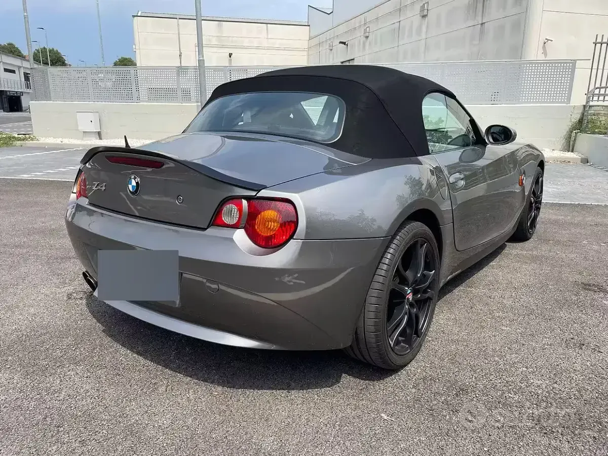 Usata BMW Z4 Efficient Dynamics 170 CV (125 kW) 2005 Grigio Cabrio