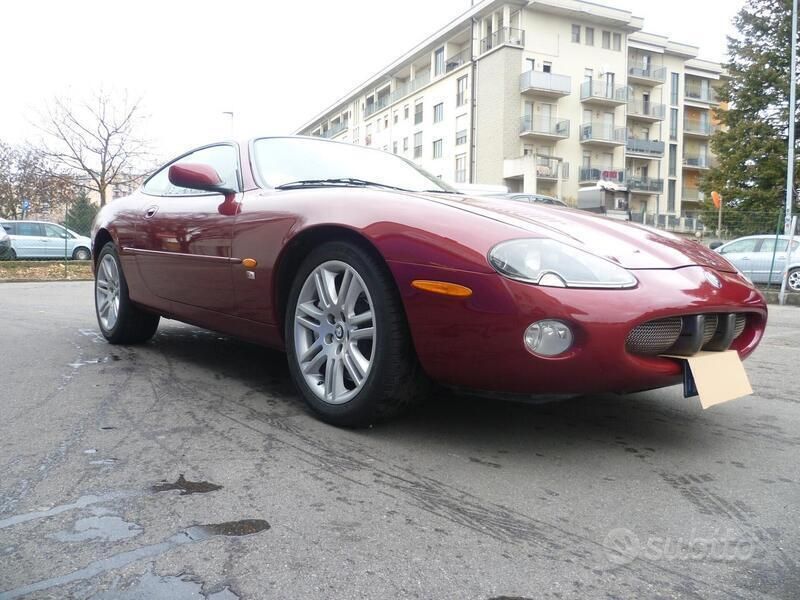 Usata Jaguar XKR 396 CV (291 kW) 2002 Rosso Coupé