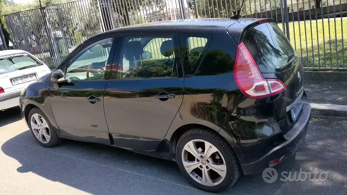 Usata Renault Scenic E-Tech 110 CV (80 kW) 2011 Nero Monovolume