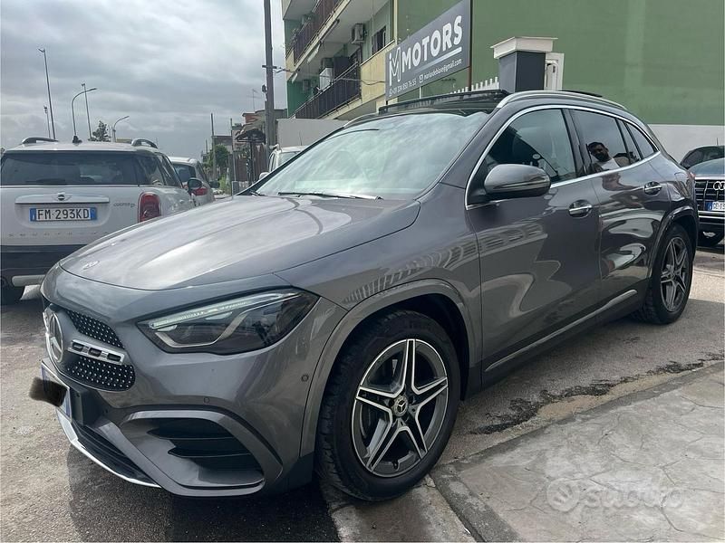 Usata Mercedes GLA200 AMG Line Premium 149 CV (109 kW) 2024 Grigio SUV