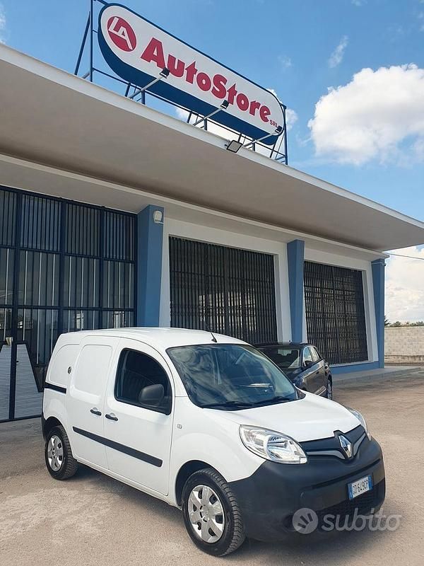 Usata Renault Kangoo 95 CV (69 kW) 2021 Bianco Monovolume
