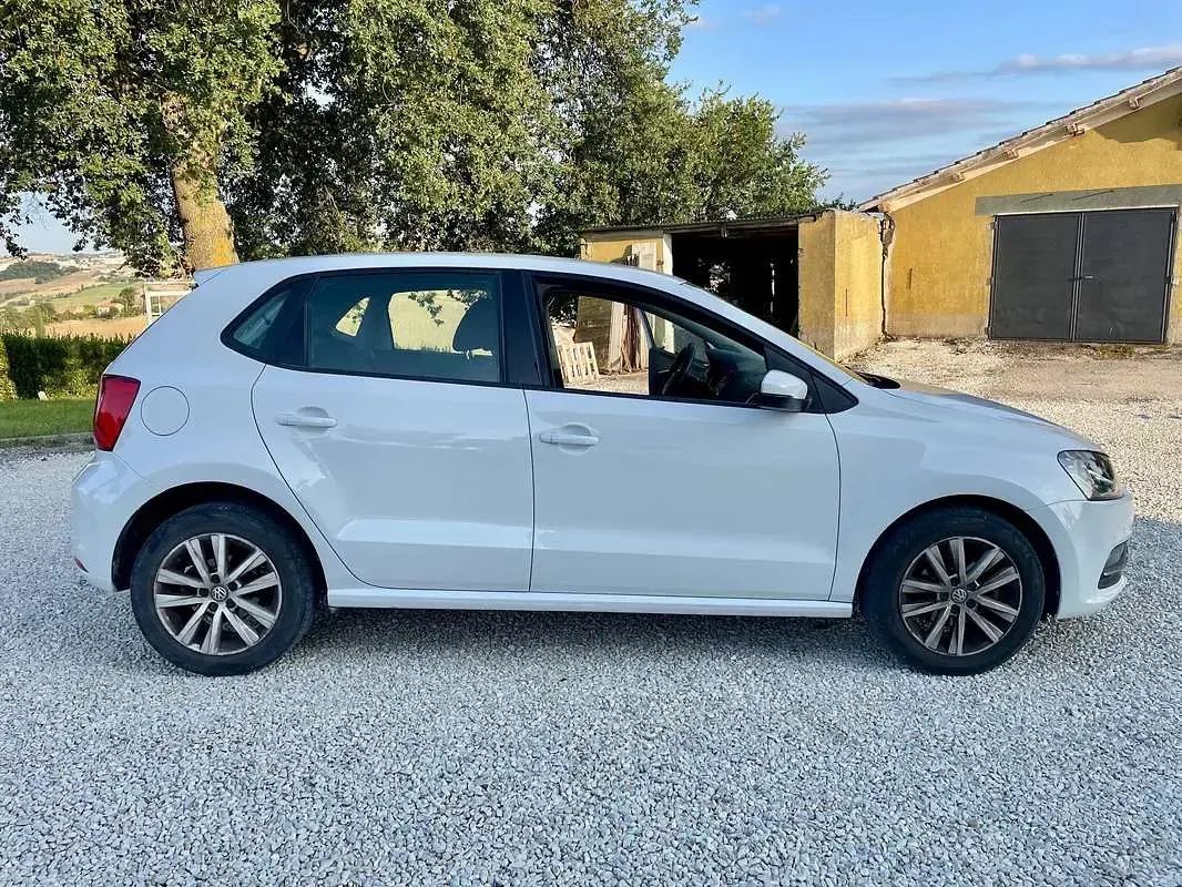Usata VW Polo Comfortline 90 CV (66 kW) 2016 Bianco Berlina