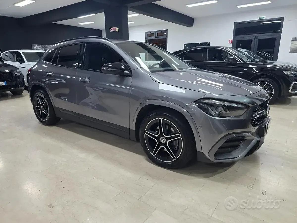 Usata Mercedes GLA200 AMG Line Premium 150 CV (110 kW) 2024 Grigio SUV