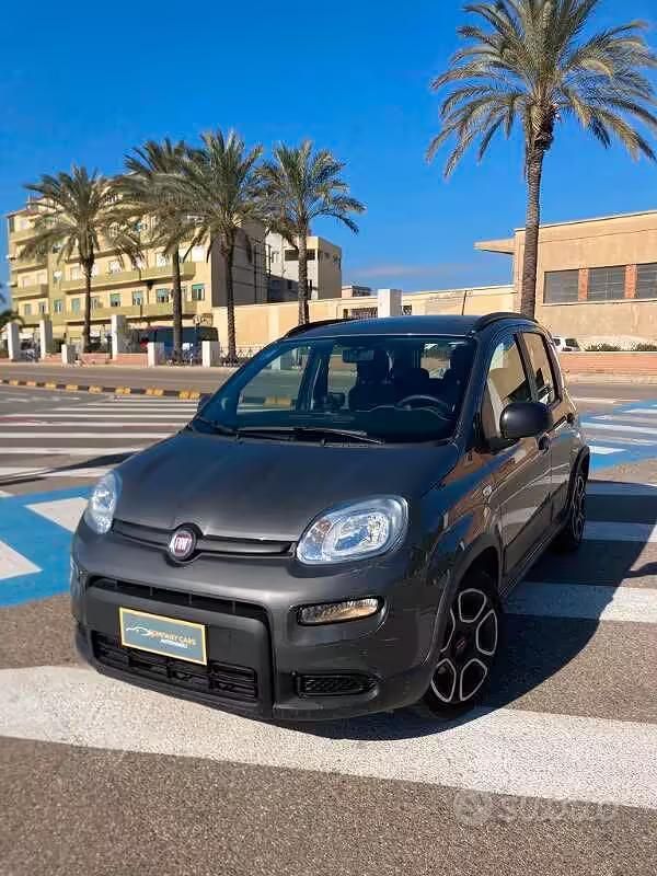 Usata Fiat Panda City Life 70 CV (51 kW) 2022 Grigio Utilitaria