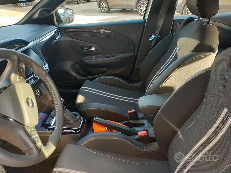 Usata Opel Corsa 101 CV (74 kW) 2024 Berlina