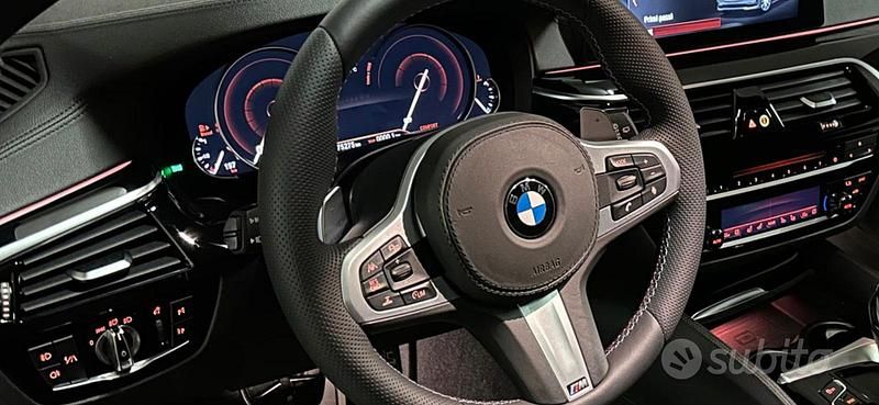 Usata BMW 530 Efficient Dynamics 265 CV (194 kW) 2017 Blu/azzurro Station wagon