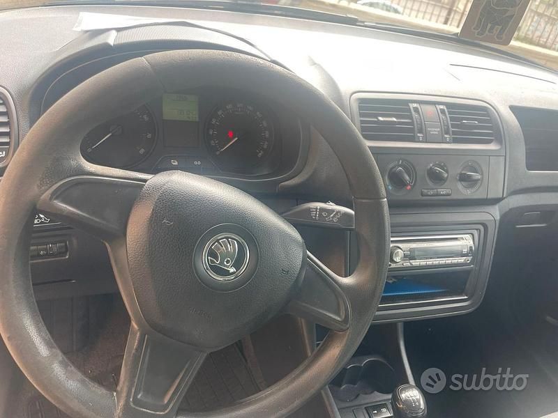 Usata Skoda Fabia Active 60 CV (44 kW) 2015 Grigio Berlina