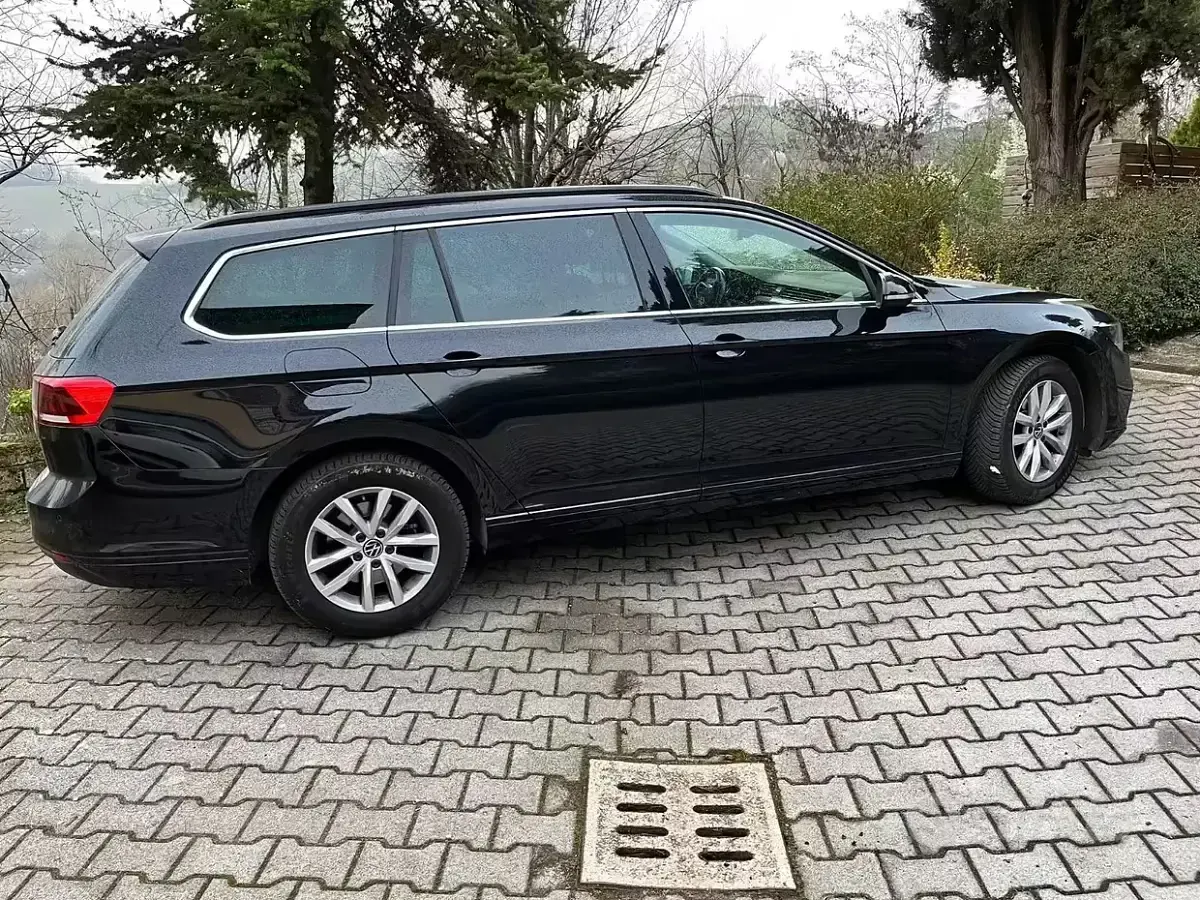 Usata VW Passat 150 CV (110 kW) 2022 Nero Station wagon