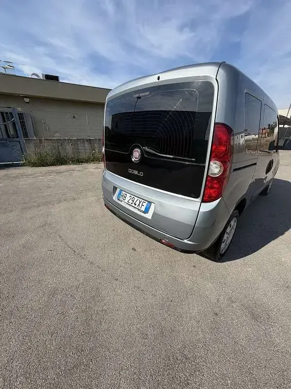 Usata Fiat Doblò Dynamic 105 CV (77 kW) 2010 Monovolume