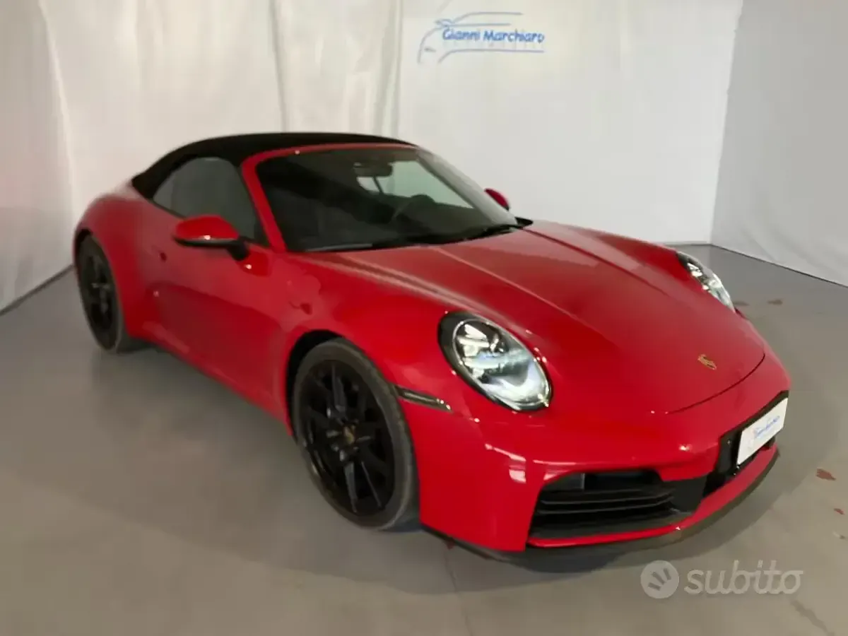 Usata Porsche 911 Carrera Cabriolet Sport 394 CV (289 kW) 2024 Rosso Cabrio