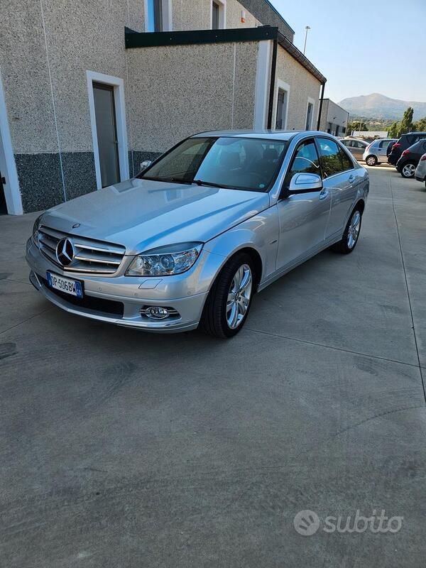 Grigio Usata 2008 Mercedes C320 Avantgarde Tre volumi | 12.000 € (Ottimo prezzo) - Immagine 1/4