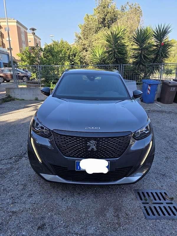Usata Peugeot 2008 Allure 131 CV (96 kW) 2023 Grigio SUV