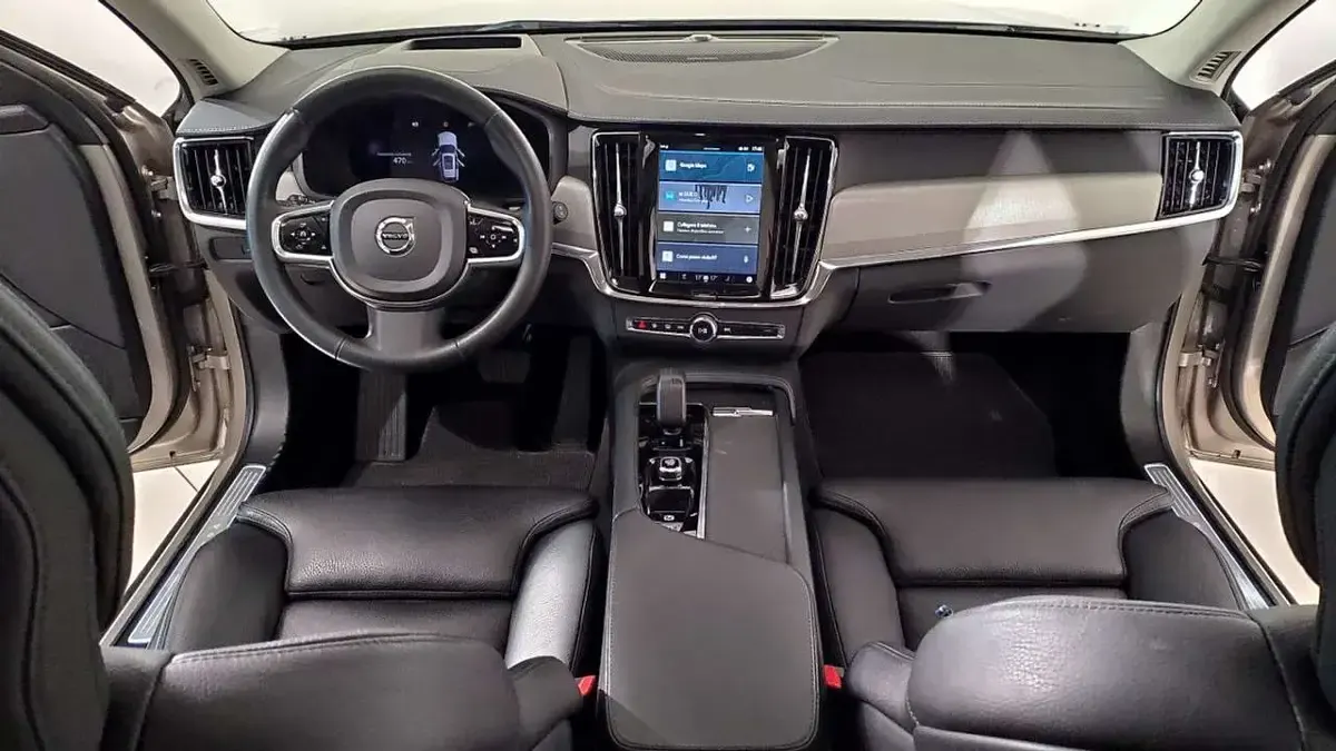 Usata Volvo V90 CC Ultimate 197 CV (144 kW) 2022 Bright dusk metallizzato Station wagon