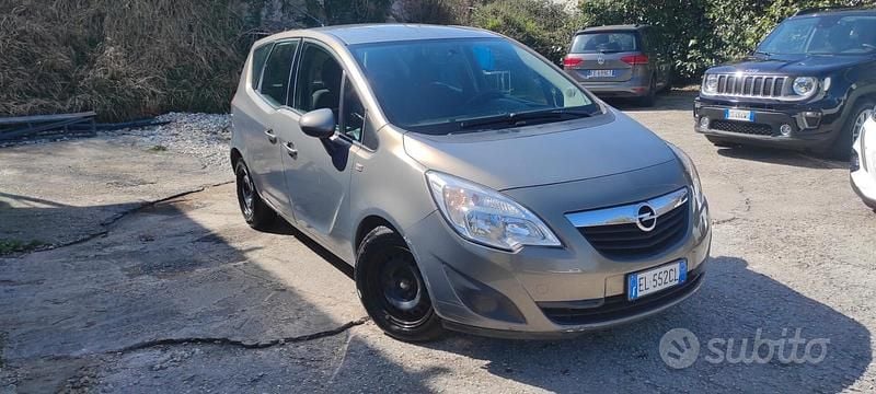 Usata Opel Meriva 74 CV (54 kW) 2013 Grigio Monovolume