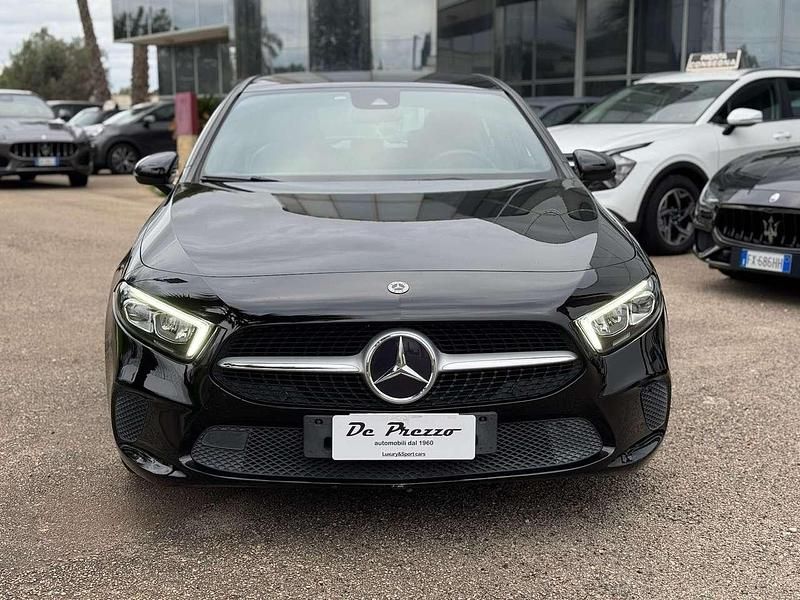 Usata Mercedes A180 Business 116 CV (85 kW) 2020 Nero Berlina