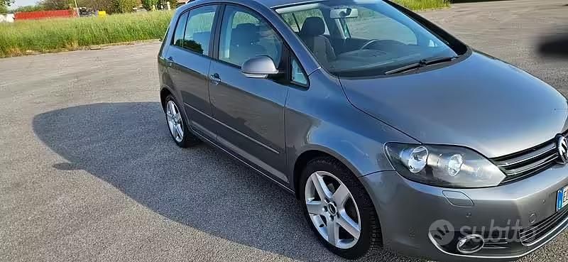 Usata VW Golf VI 105 CV (77 kW) 2010 Utilitaria