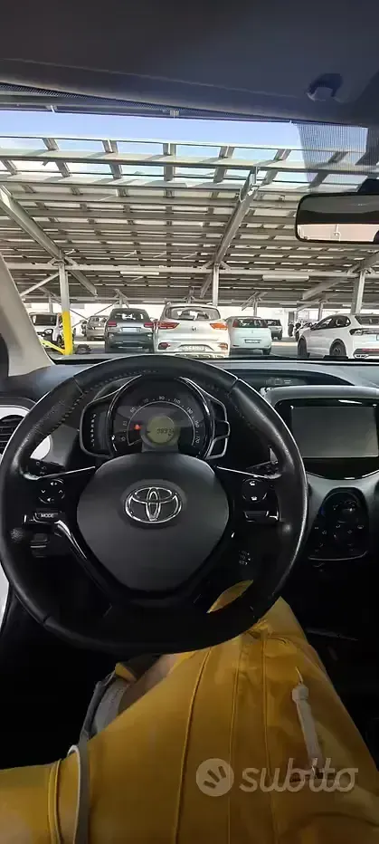 Usata Toyota Aygo X-clusiv 72 CV (52 kW) 2020 Bianco Utilitaria