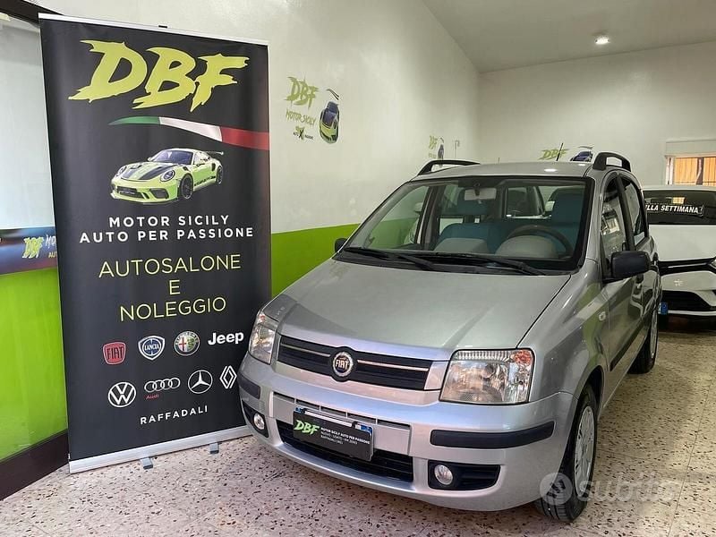 Grigio Usata 2004 Fiat Panda Dynamic Utilitaria | 4900 € (Molto cara) - Immagine 1/4