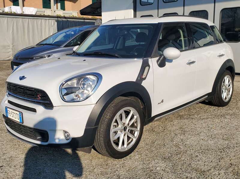 Usata Mini Cooper SD Countryman Business 143 CV (105 kW) 2015 Bianco SUV
