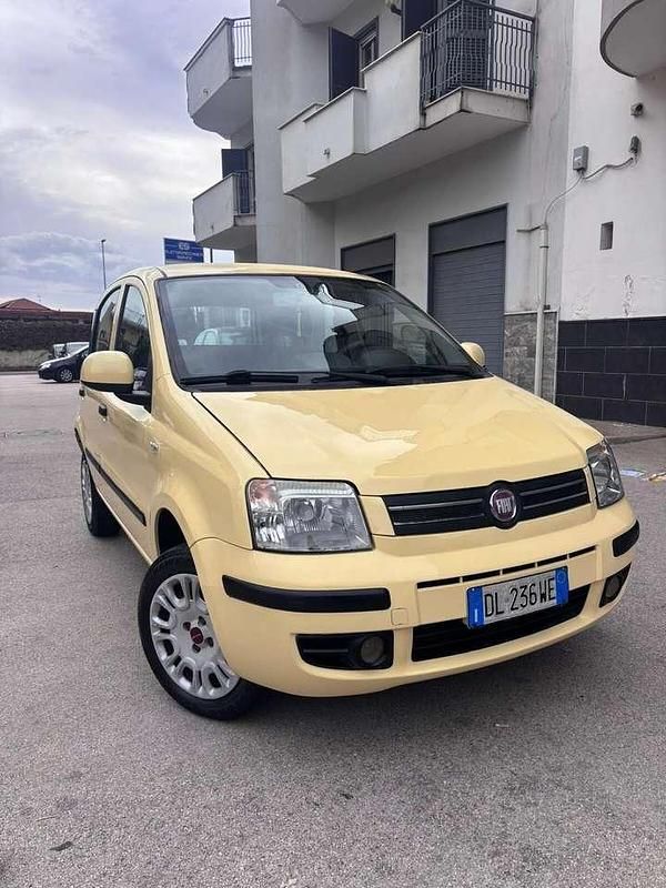 Giallo Usata 2008 Fiat Panda Dynamic Tre volumi | 2500 € (Ottimo prezzo) - Immagine 1/4