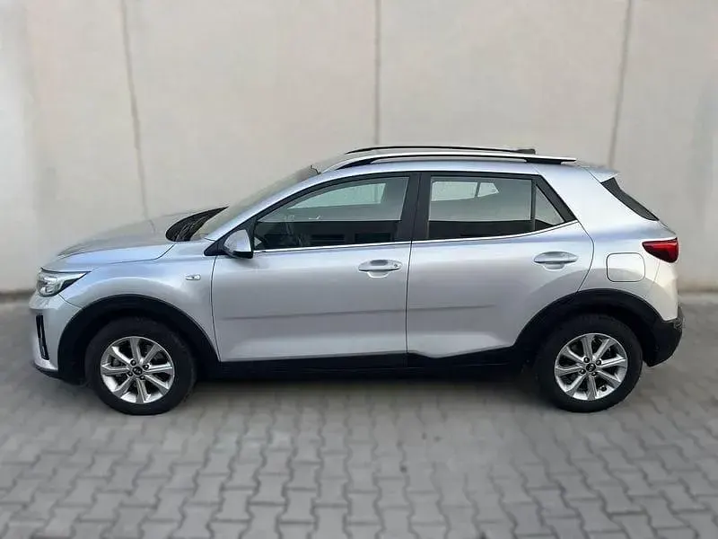Usata Kia Stonic Style 97 CV (71 kW) 2020 Argento SUV
