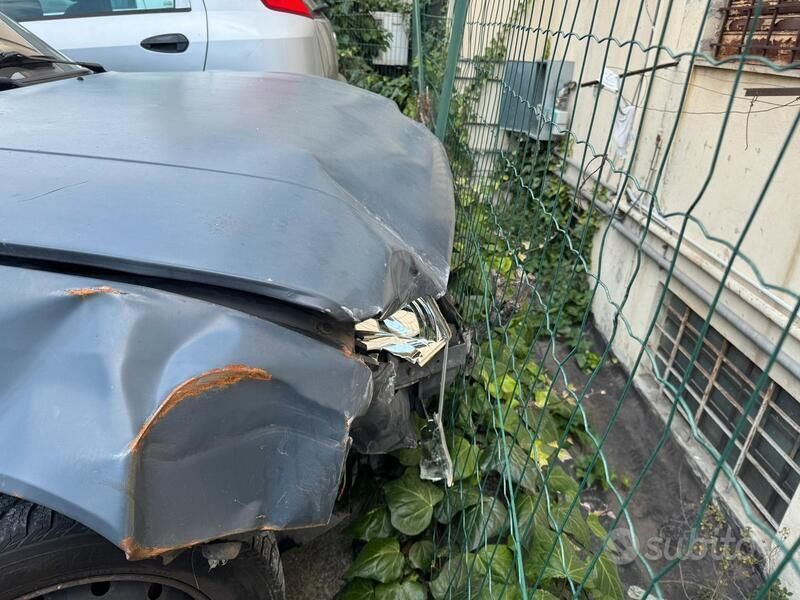 Usata Peugeot 205 54 CV (39 kW) 1990 Grigio Utilitaria