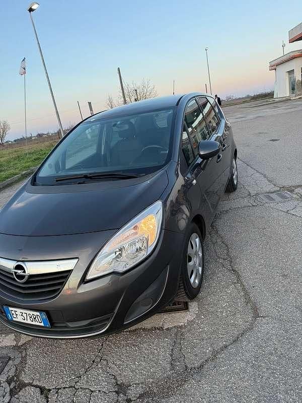 Usata Opel Meriva 120 CV (88 kW) 2010 Marrone Monovolume