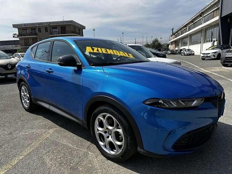 Blu/azzurro Usata 2023 Alfa Romeo Tonale Sprint SUV | 25.950 € (Ottimo prezzo) - Immagine 1/4