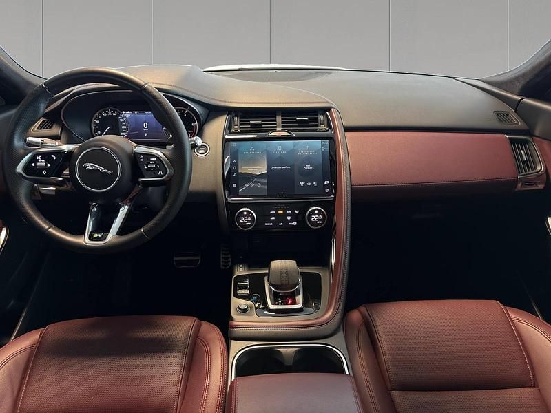 Usata Jaguar E-Pace R-Dynamic 163 CV (119 kW) 2022 Fuji white SUV