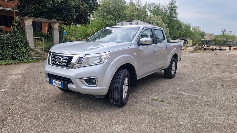 Usata Nissan Navara N-Connecta 163 CV (119 kW) 2016 Grigio Pick-up