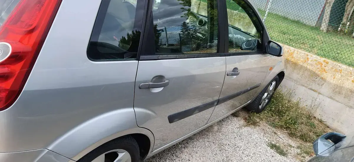 Usata Ford Fiesta 75 CV (55 kW) 2006 Utilitaria