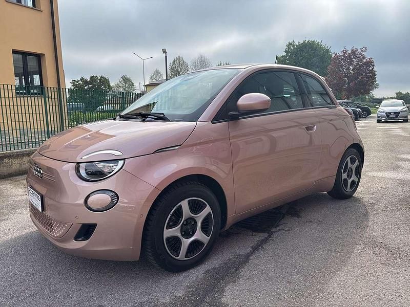 Second-hand Fiat 500e La Prima 42 kW (58 CP) 2022 Mov Berlinǎ