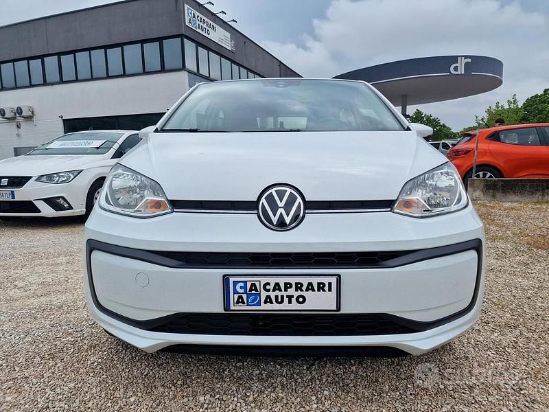 Usata VW up! Move 65 CV (47 kW) 2022 Bianco Utilitaria