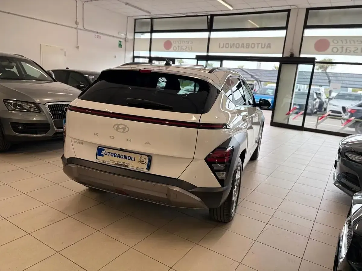 Usata Hyundai Kona 101 CV (74 kW) 2025 Bianco SUV